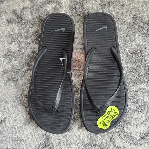 nike solarsoft ii flip flops